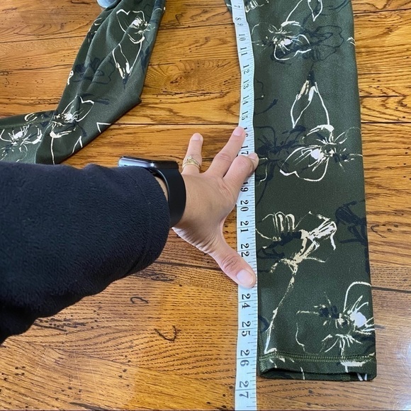 HIGH-WAISTED Olive Printed PowerHold Legging Med. - Picture 5 of 6